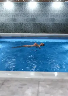 Mom Gets Horny And Wet (4)
