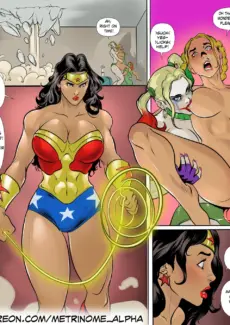 Gotham Sirens_ Kim010